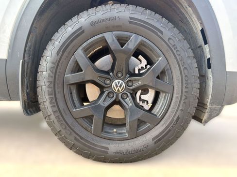 Used 2024 Volkswagen Atlas Peak Edition SEL AWD/4WD image 11