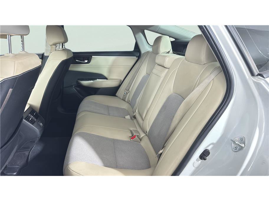 Used 2018 Honda Clarity Plug-In Hybrid image 12
