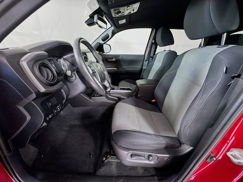 Used 2021 Toyota Tacoma TRD Off-Road image 23