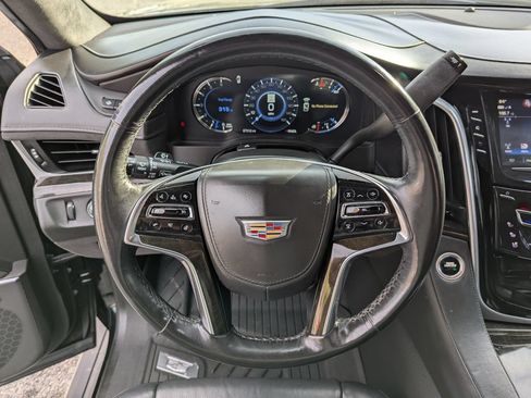 Used 2020 Cadillac Escalade Platinum AWD/4WD image 16