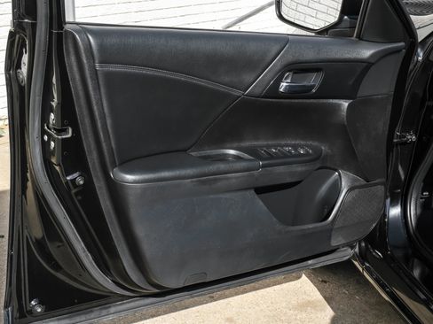 Used 2015 Honda Accord Sport image 37