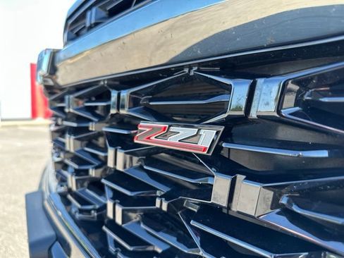 Used 2024 Chevrolet Traverse Z71 AWD/4WD image 11