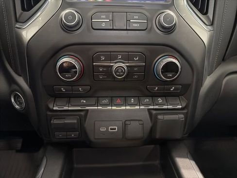 Used 2022 Chevrolet Silverado 1500 LT Trail Boss w/ LT Trail Boss Premium Package image 18