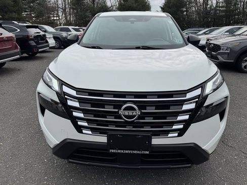 Used 2024 Nissan Rogue S image 9