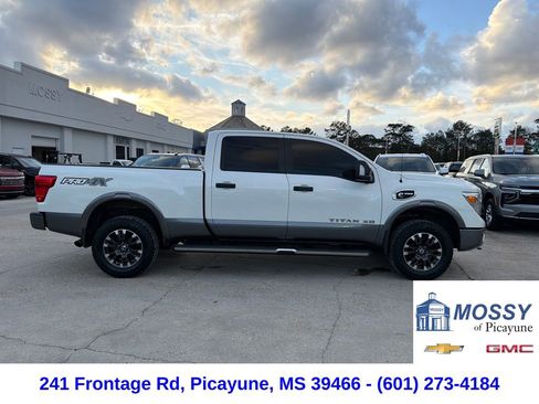 Used 2018 Nissan Titan PRO-4X w/ Pro-4x Convenience Package image 8