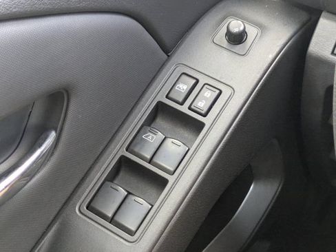 Used 2023 Nissan Frontier SV AWD/4WD image 23