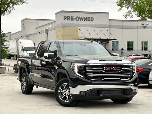 Used 2025 GMC Sierra 1500 SLT image 2