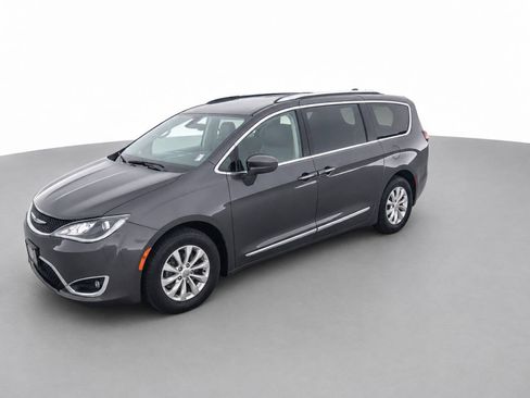 Used 2018 Chrysler Pacifica Touring-L w/ Premium Audio Group FWD image 9