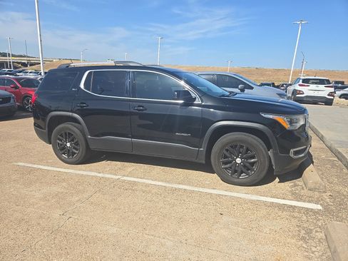 Used 2018 GMC Acadia SLT FWD image 4