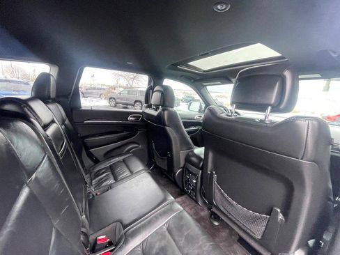 Used 2018 Jeep Grand Cherokee Limited image 15