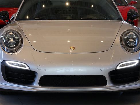 Used 2014 Porsche 911 Turbo S image 15