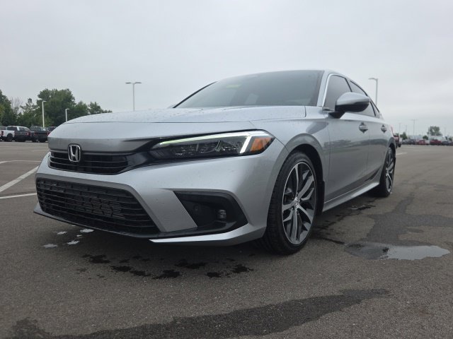 Used 2024 Honda Civic Touring image 2