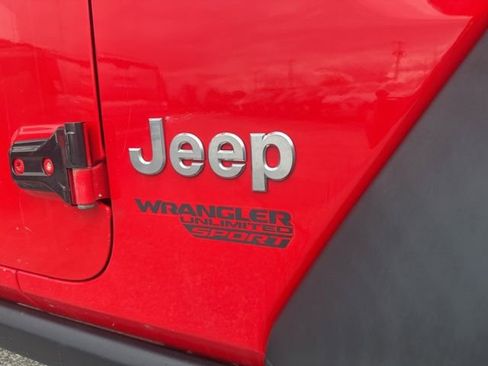 Used 2018 Jeep Wrangler Unlimited Sport S AWD/4WD image 4