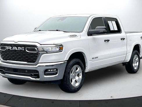 Used 2025 RAM 1500 Big Horn AWD/4WD image 4