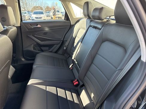 Certified 2024 Volkswagen Jetta SE image 13