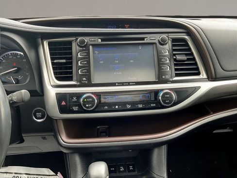 Used 2019 Toyota Highlander Limited Platinum AWD/4WD image 9