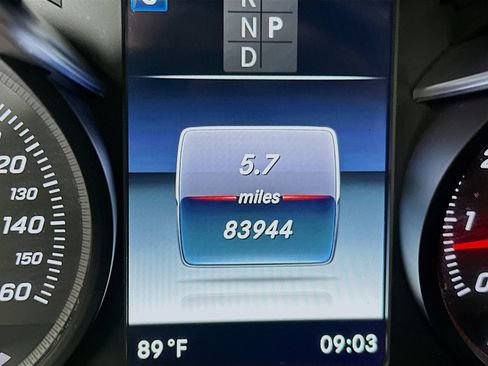 Used 2019 Mercedes-Benz GLC 300 4MATIC image 18