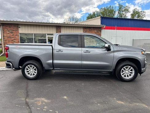 Used 2021 Chevrolet Silverado 1500 LT AWD/4WD image 2