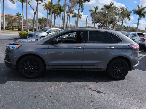 Certified 2022 Ford Edge SE w/ Black Appearance Package image 7