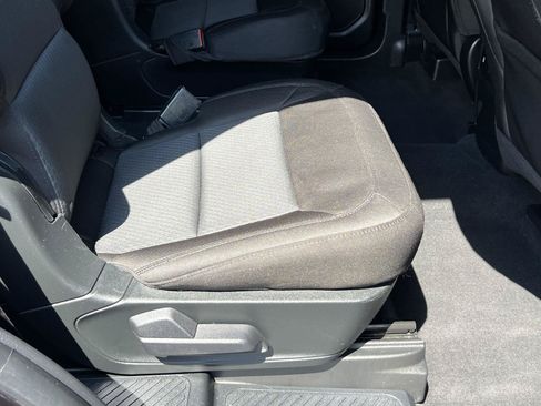 Used 2022 Ford Explorer XLT AWD/4WD image 21