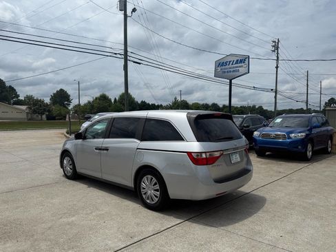 Used 2011 Honda Odyssey LX image 5