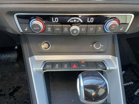 Used 2023 Audi Q3 2.0T Premium w/ Convenience Package image 42