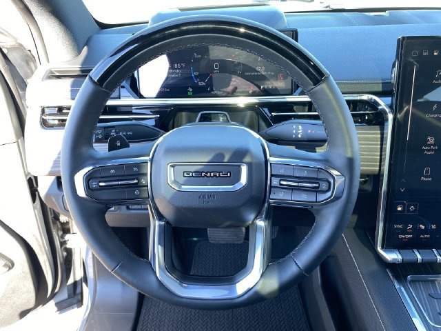 Used 2025 GMC Sierra EV Denali AWD/4WD image 32