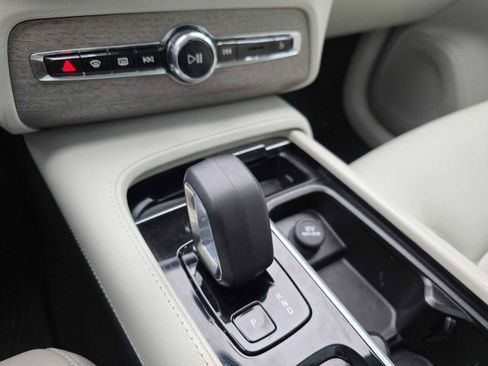 Certified 2023 Volvo XC90 T8 Plus w/ Protection Package Premier image 32