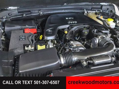 Used 2018 Jeep Wrangler Unlimited Sport S AWD/4WD image 34