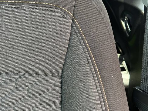 Used 2021 Chevrolet Equinox LT AWD/4WD image 12