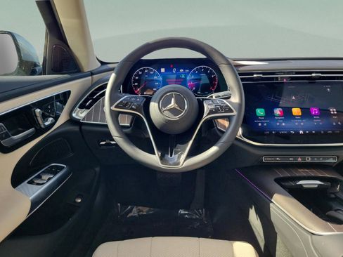 Used 2025 Mercedes-Benz E 350 Sedan image 11