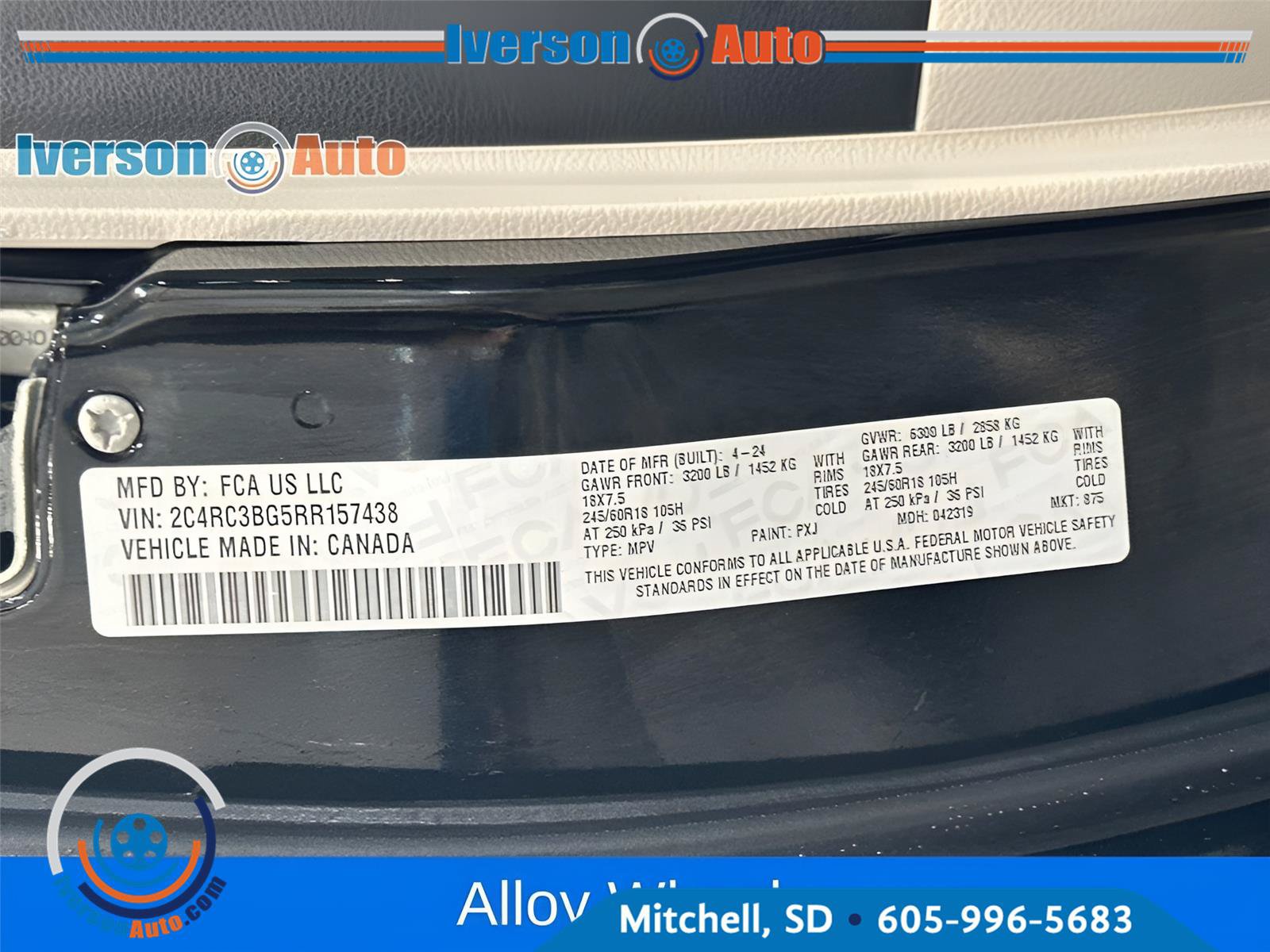 Used 2024 Chrysler Pacifica Touring-L AWD/4WD image 14