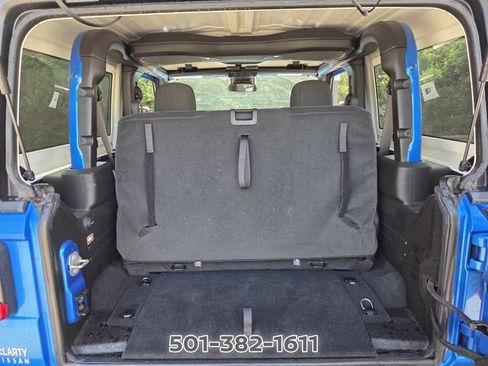 Used 2024 Jeep Wrangler Rubicon w/ Convenience Group AWD/4WD image 11