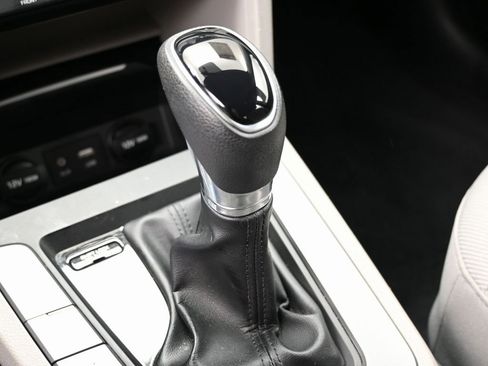 Used 2018 Hyundai Elantra SEL image 25