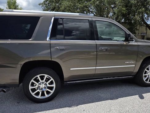 Used 2015 GMC Yukon Denali w/ Premium Package AWD/4WD image 5