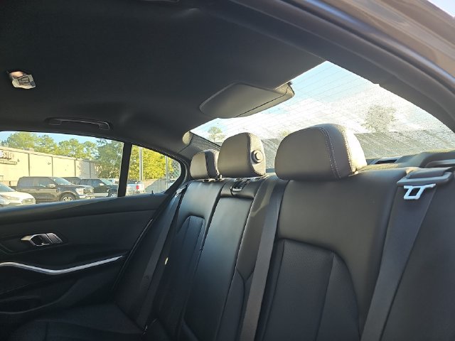Used 2023 BMW 330i Sedan w/ Premium Package RWD image 13