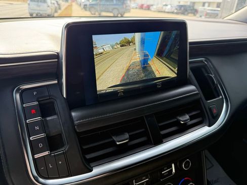 Used 2022 Chevrolet Suburban LT RWD image 19