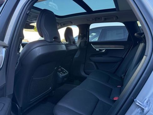 Certified 2024 Volvo V90 B6 Cross Country Plus image 21