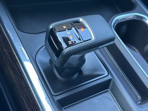 Used 2025 GMC Sierra 1500 Elevation image 31