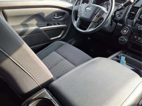 Used 2024 Nissan Titan SV w/ SV Bronze Edition Package image 10
