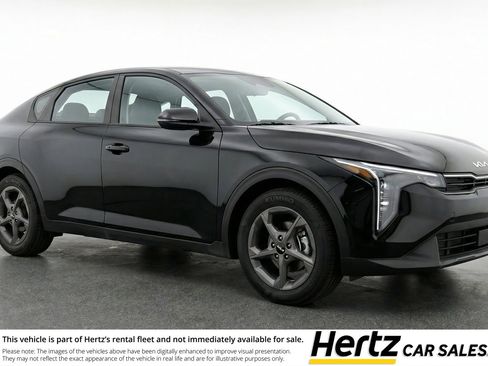 Used 2025 Kia K4 LXS FWD image 1