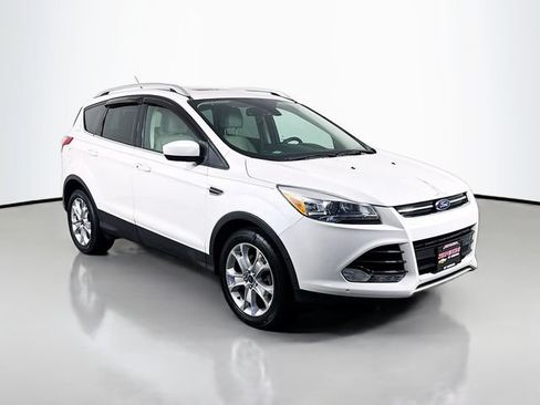 Used 2016 Ford Escape Titanium w/ Equipment Group 301A AWD/4WD image 2