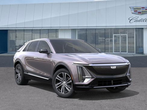 New 2026 Cadillac Lyriq Luxury AWD/4WD image 7