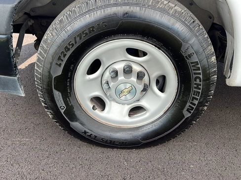 Used 2022 Chevrolet Express 2500 w/ Driver Convenience Package image 28