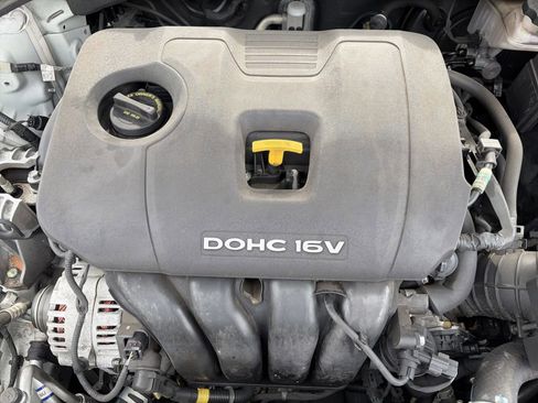 Used 2017 Hyundai Elantra Limited w/ Limited Tech Package 04 image 20