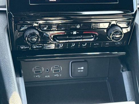 New 2024 Jeep Grand Cherokee Altitude AWD/4WD image 12