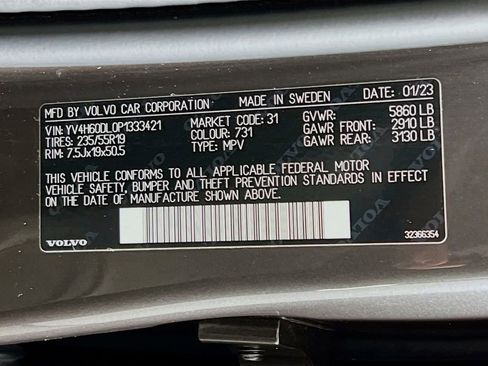 Used 2023 Volvo XC60 T8 Plus image 32