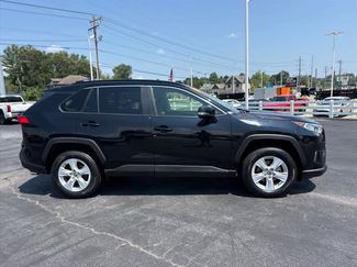 Used 2019 Toyota RAV4 XLE w/ Convenience Package AWD/4WD video 2