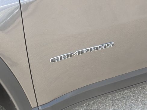 Used 2023 Jeep Compass Limited AWD/4WD image 10