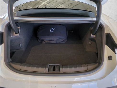 Used 2024 Porsche Taycan image 6